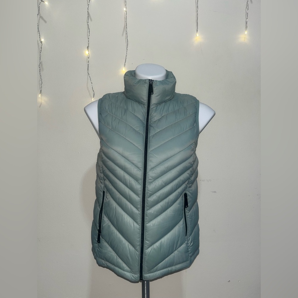 Love Tree Ultra Light Packable Vest in Gray